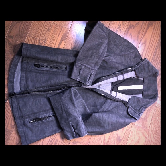 Lululemon grey stride zip up jacket, size 8 - Picture 1 of 4